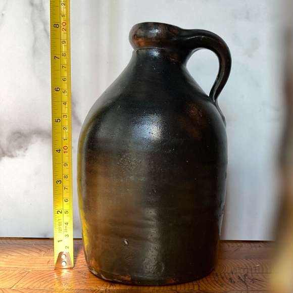 Antique Brown Salt Glaze Ceramic Stoneware Whiskey Storage Jug w/ Finger Handle - Picture 8 of 9